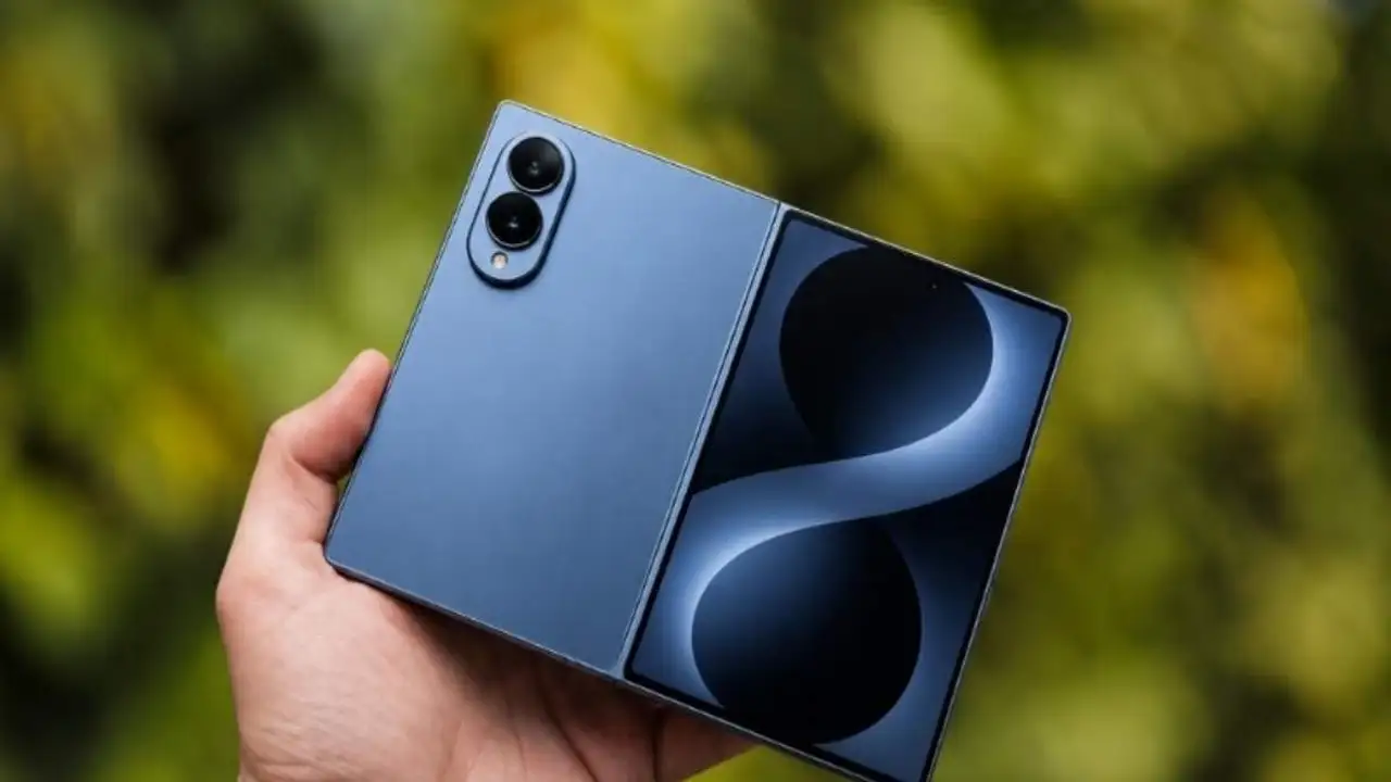 Galaxy Z Fold8 يحقق قفزة نوعية في الشحن اللاسلكي بقوة 20 واط